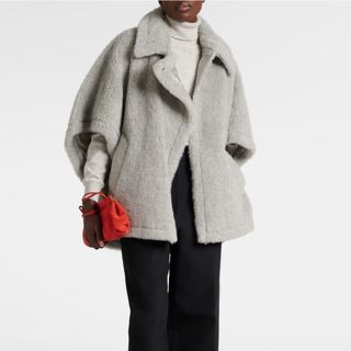 Max Mara（ポンチョ）のフリマアイテム一覧