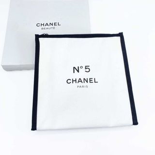 CHANEL（ポーチ ・ ホワイト/白色系）のフリマアイテム一覧