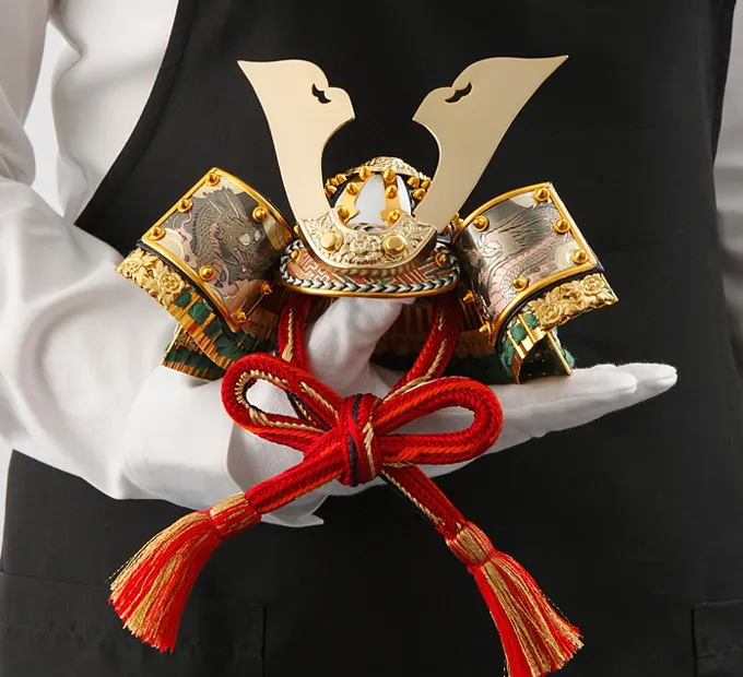 五月人形「彫金飛龍中鍬形の兜（収納タイプ）（WEB限定）」｜五月人形