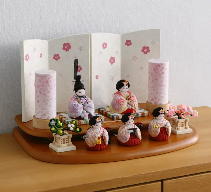 雛人形「ゆいゆい 三人官女 七宝丸紋」｜雛人形の通販 ふらここ