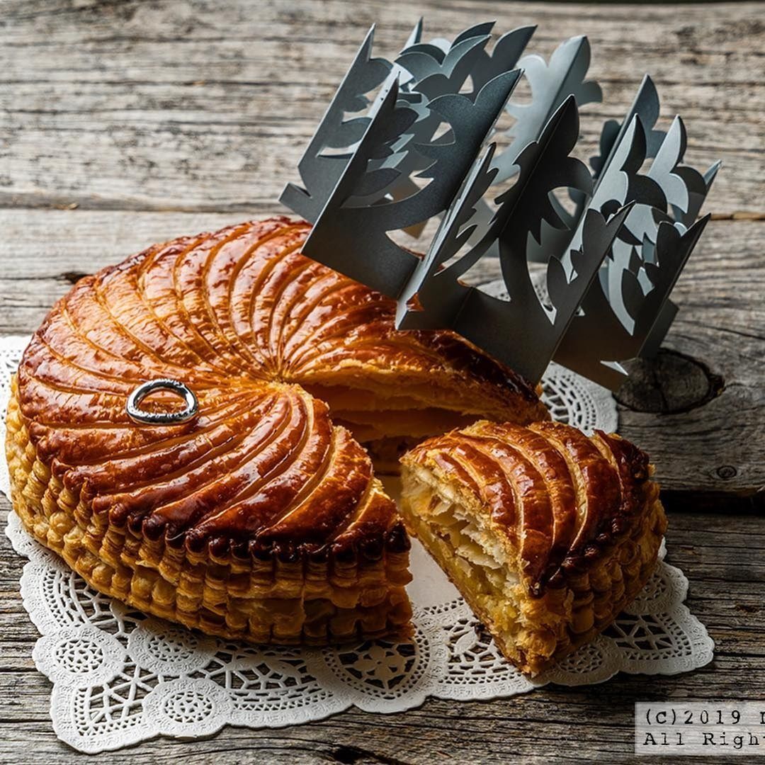 1月に必ず食べたい「ガレット・デ・ロワ」。フェーヴと王冠で楽しみが