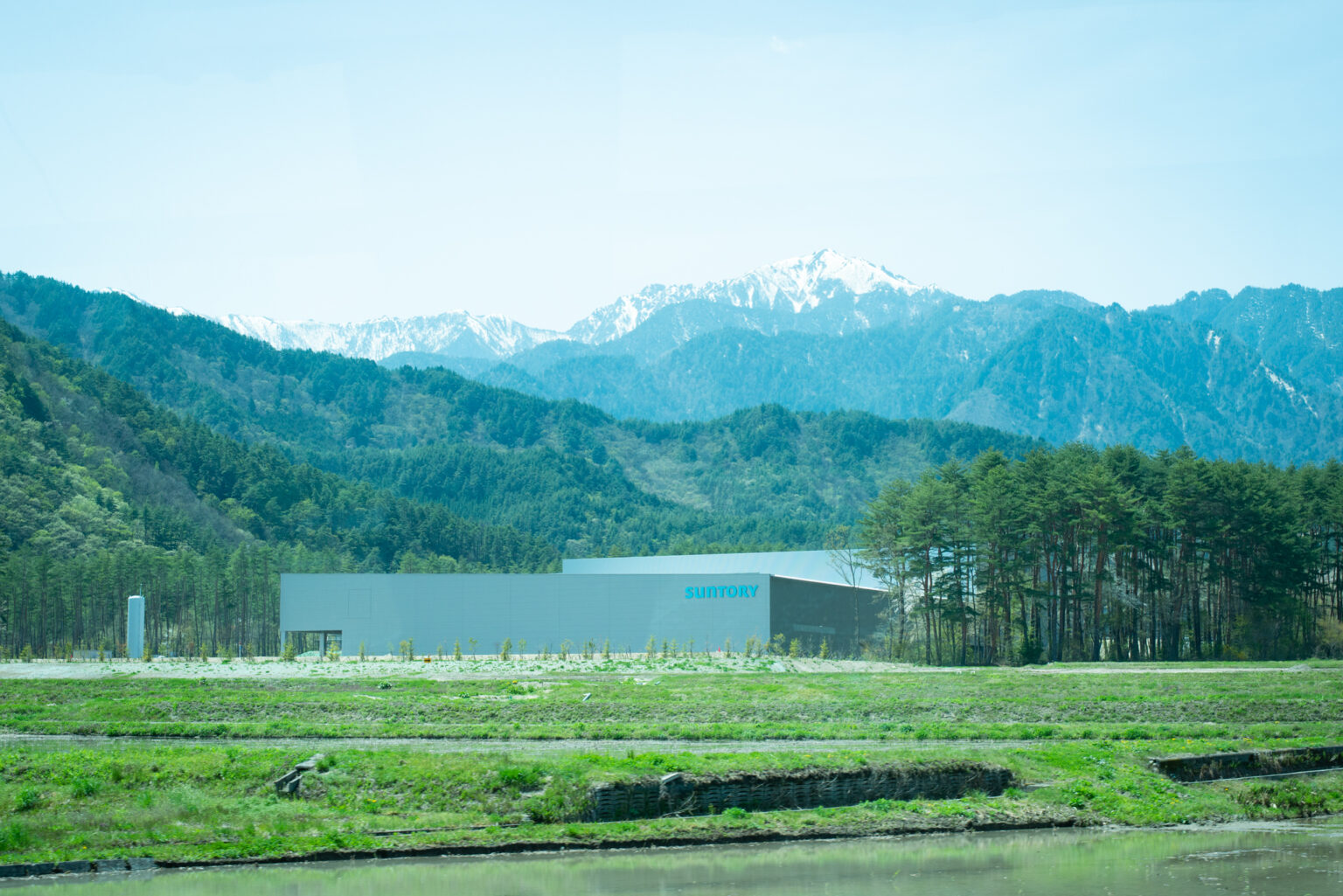 長野県大町市に「サントリー天然水」のブランド体験型施設がオープン