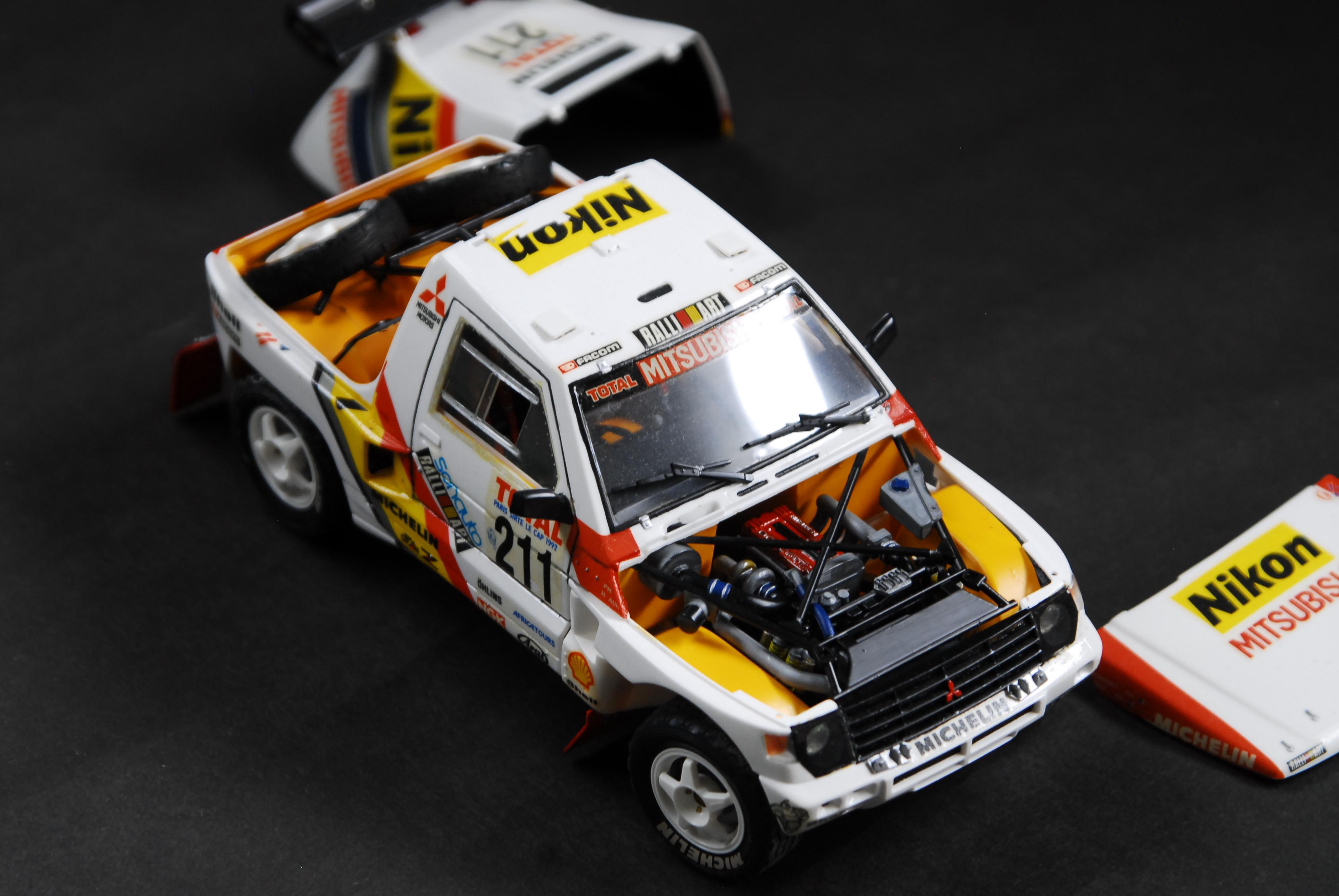 タミヤ 1/24 三菱パジェロ 92年パリ〜ルカップ優勝車 パリダカ｜車