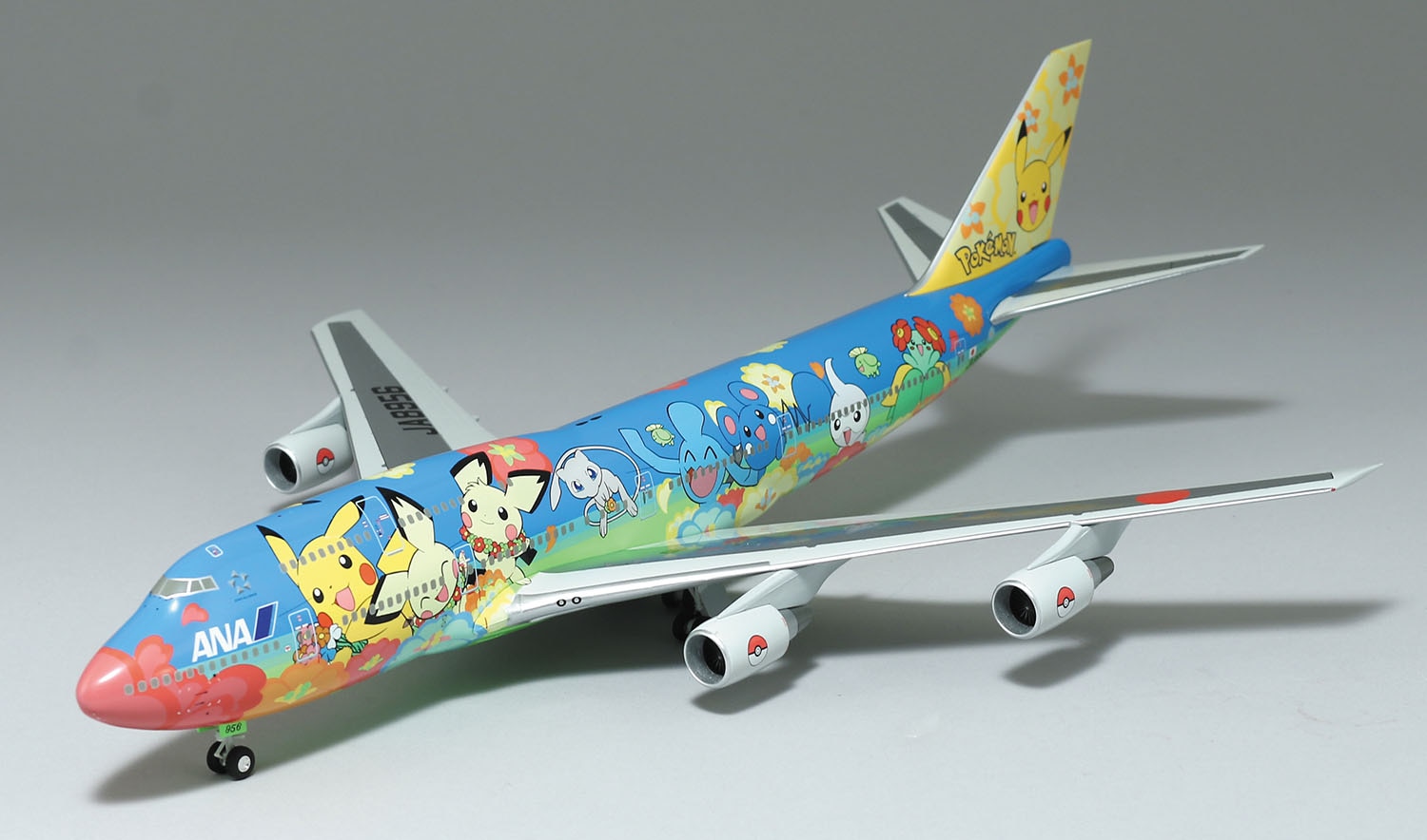 ANA ポケモンジェット Boeing 747-400 1:200 セット ANA Boeing 747