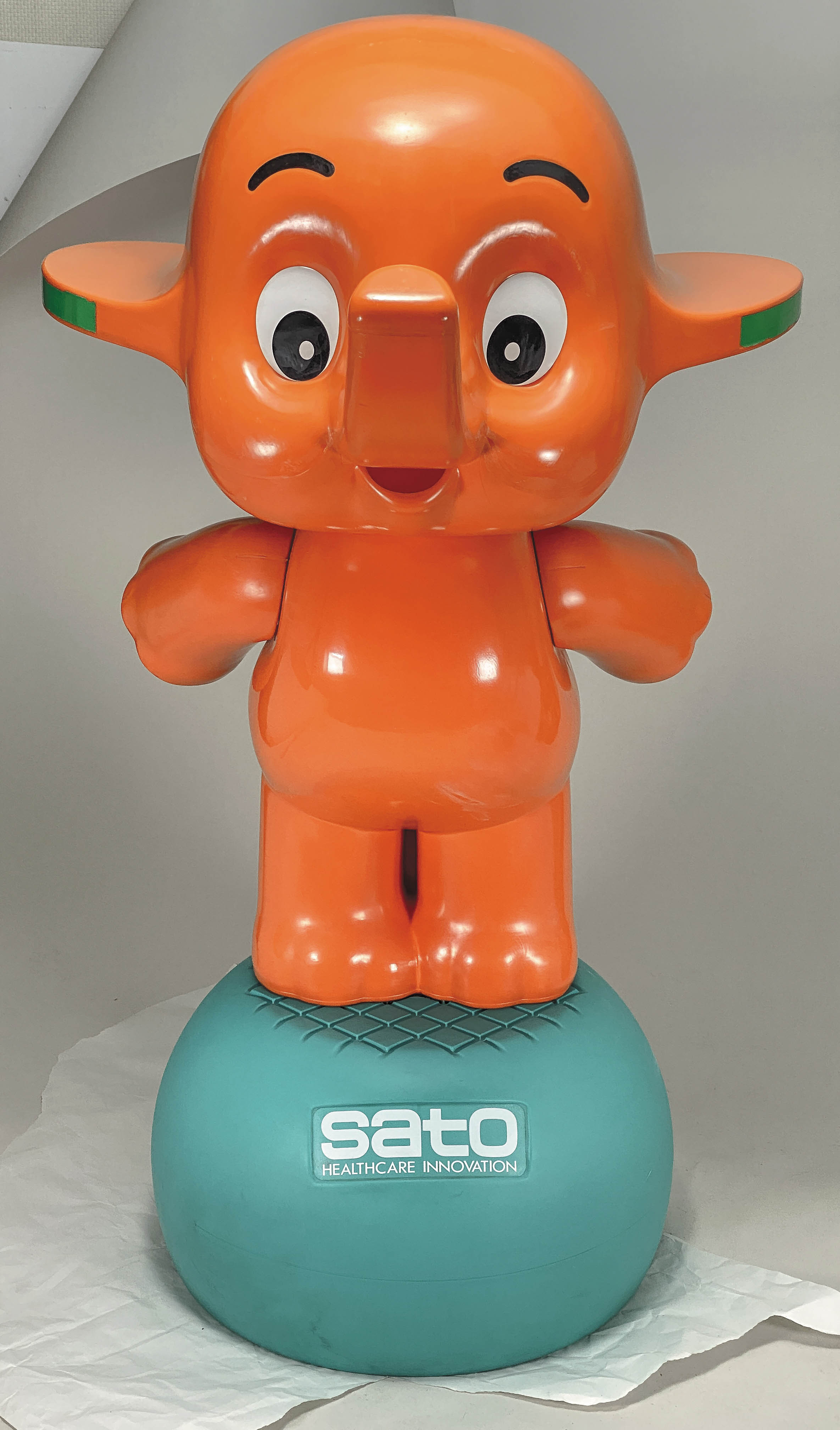 佐藤製薬 店頭用 サトちゃん人形21 1993年型（手後ろ）