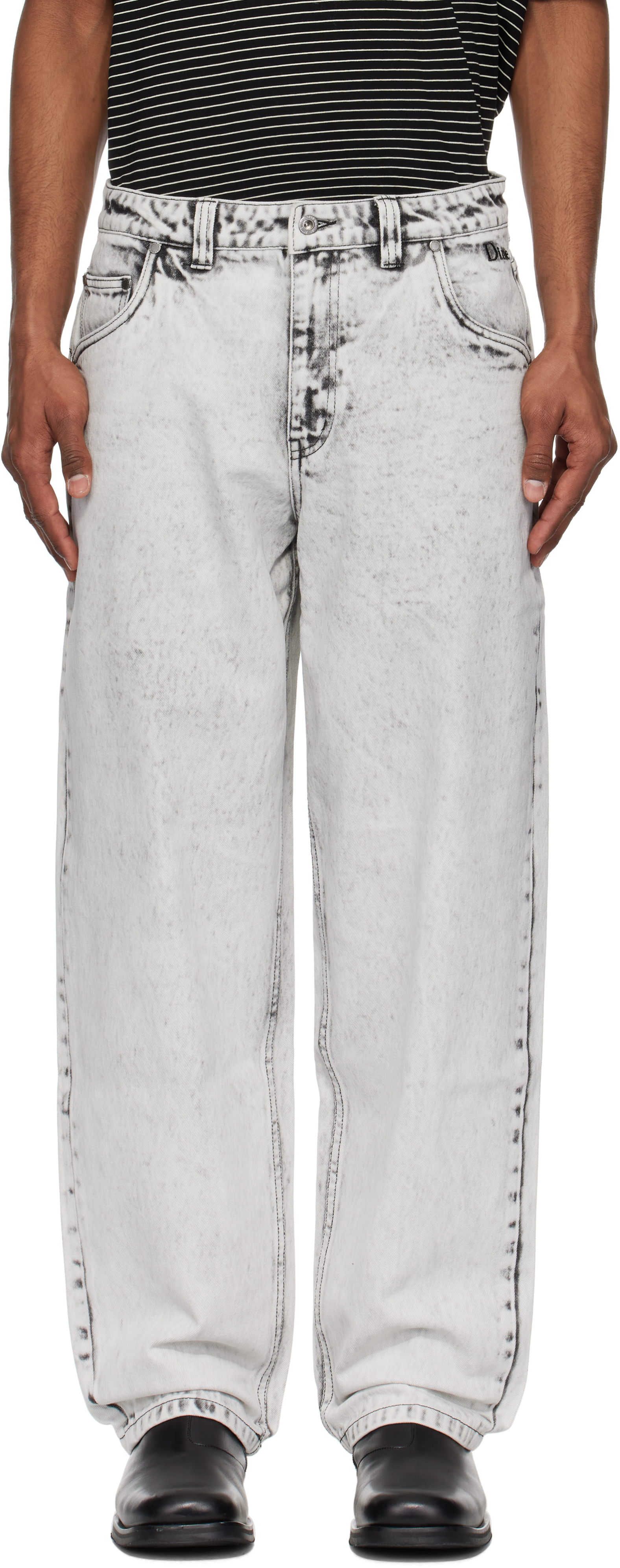 Dimeのホワイト Classic バギージーンズがセール中