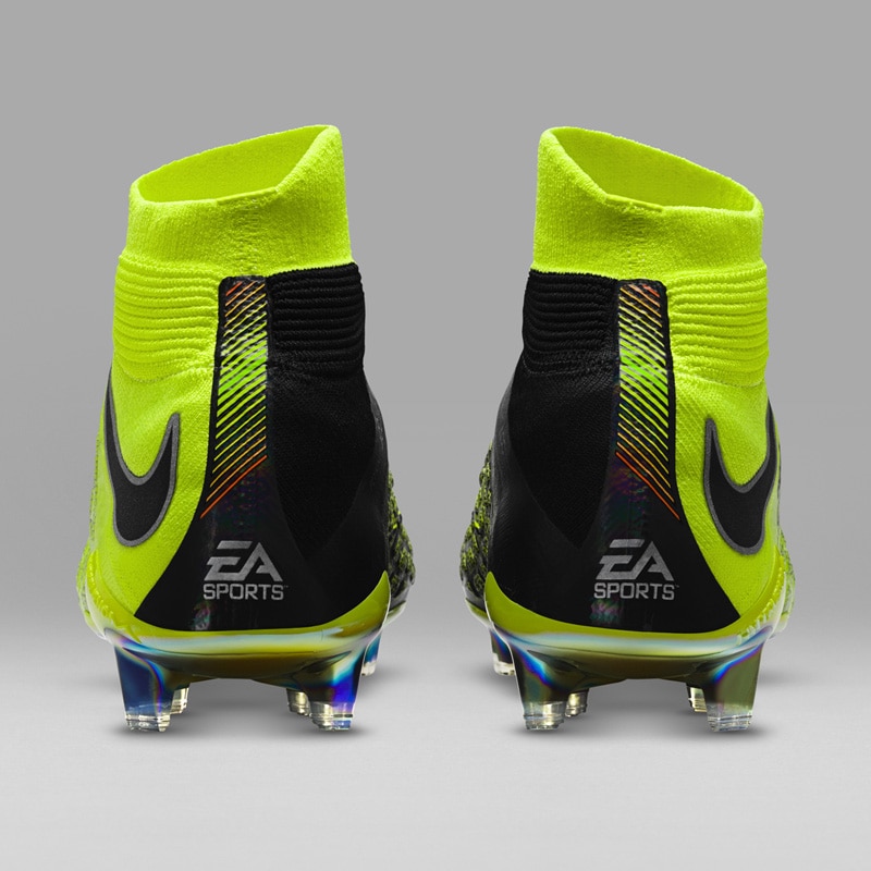 ナイキ EA SPORTS×NIKE ”HYPERVENOM PHANTOM3(ハイパーヴェノム