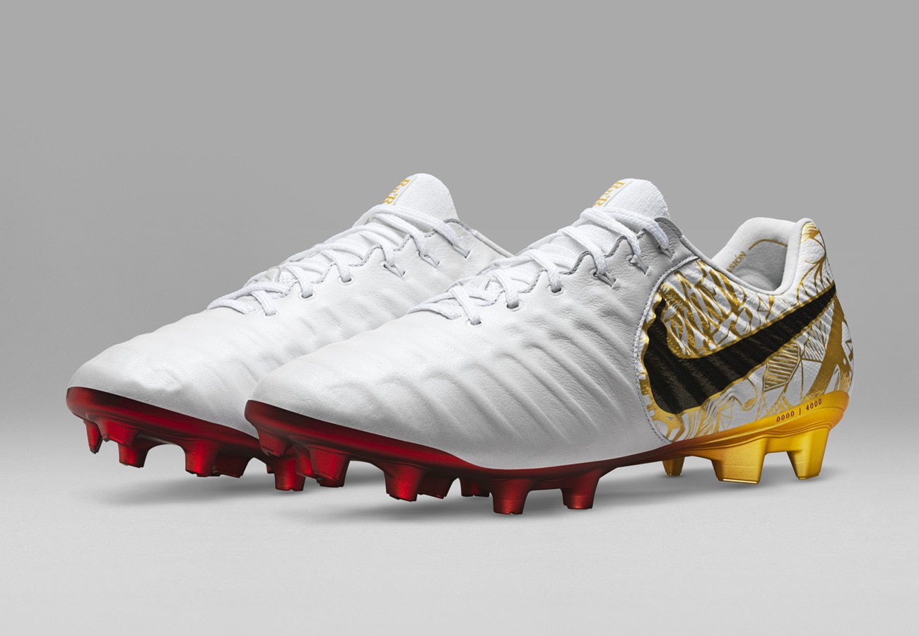 NIKE 限定スパイク”セルヒオ・ラモス シグネチャーモデル”｜サッカー