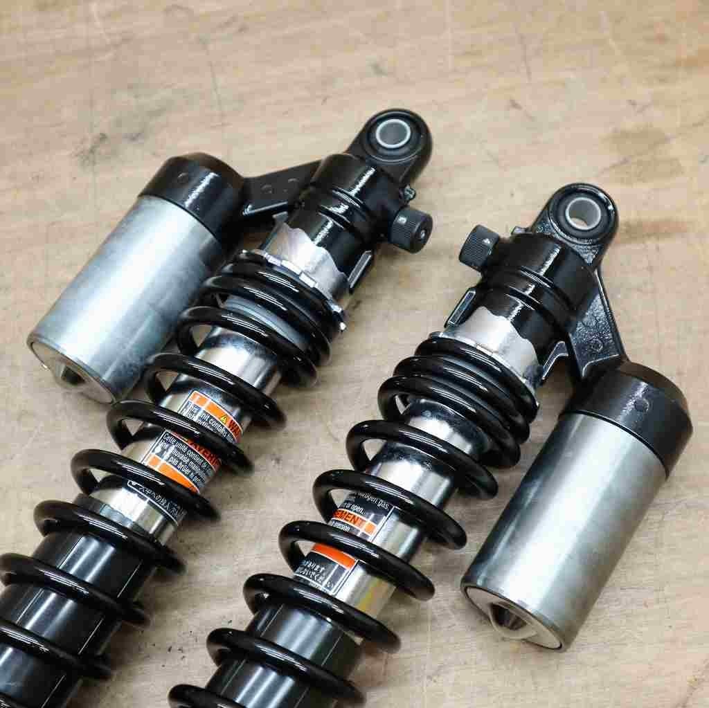 未使用 ZRX1200DAEG ダエグ 純正KYBリアサスペンション 中古現状