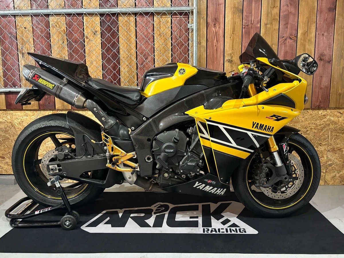 ウェビックガレージセール | 【ARICKracing】レーシングフロアマット