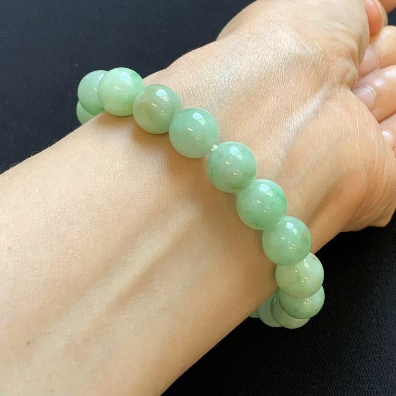 糸魚川翡翠(小滝産) ブレスレット 10mm玉 鑑別書付き 】 糸魚川産翡翠