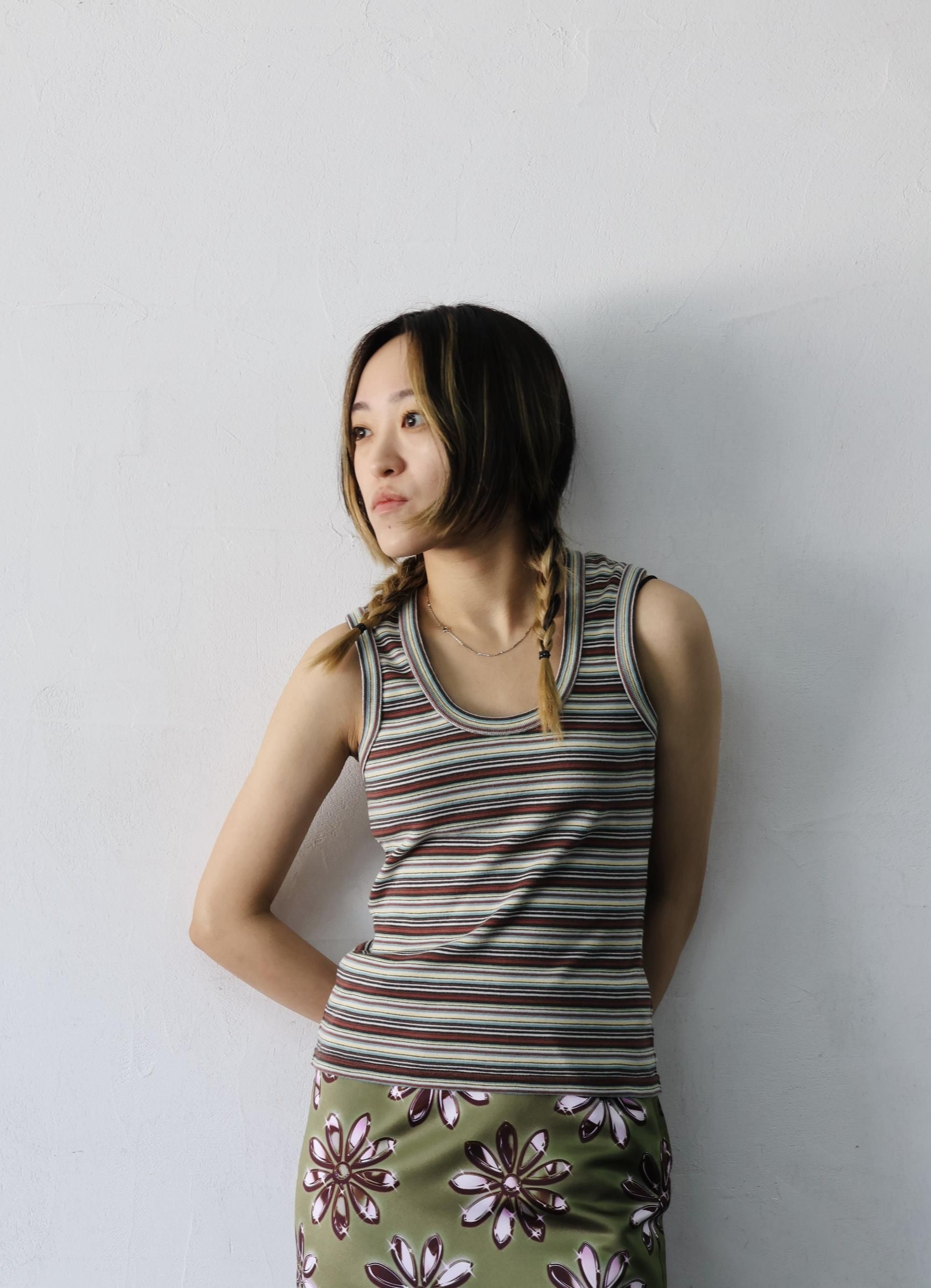 FUMIKA UCHIDA： MULTICOLOR STRIPE U-NECK TANKTOP - BRW/BRD/GRN