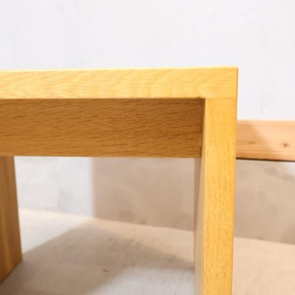 無印良品(MUJI)のオーク材を使用したコンパクトなスツール。ナチュラル