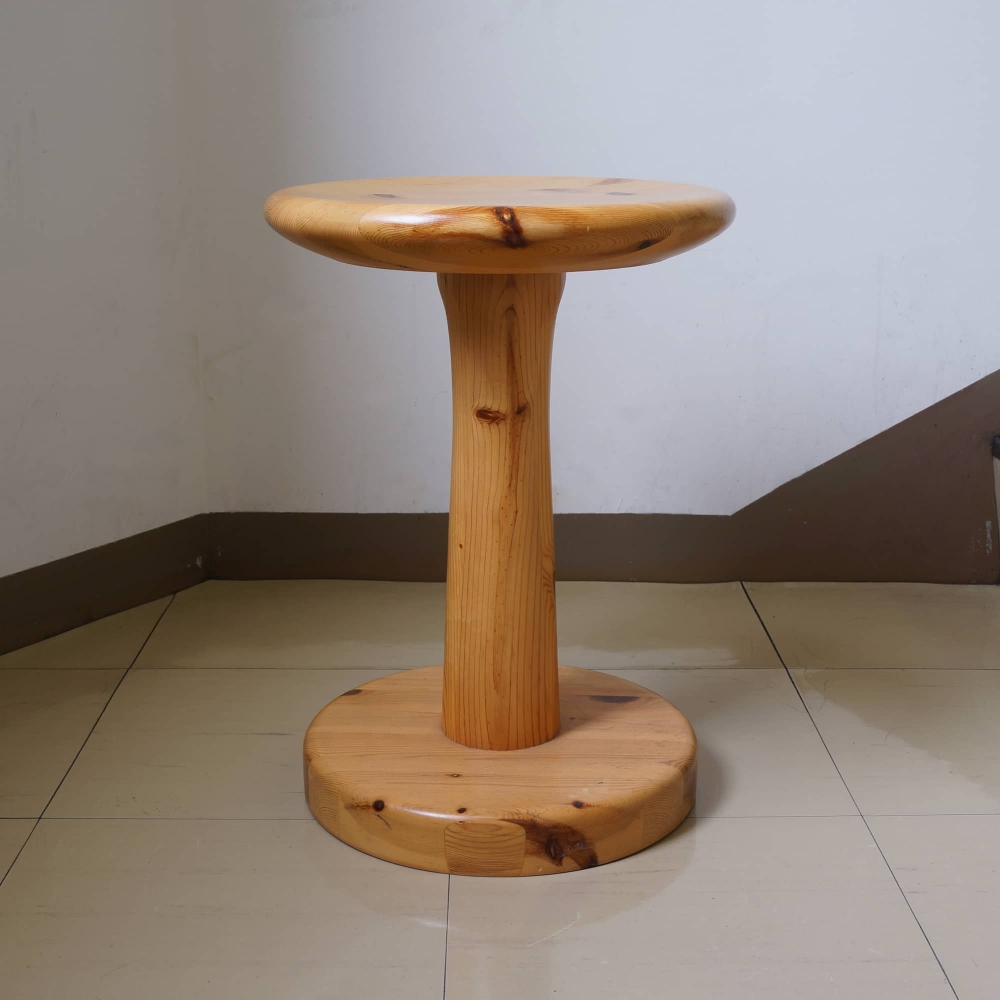 Rainer Daumiller / Pine Stool - organ-online.com