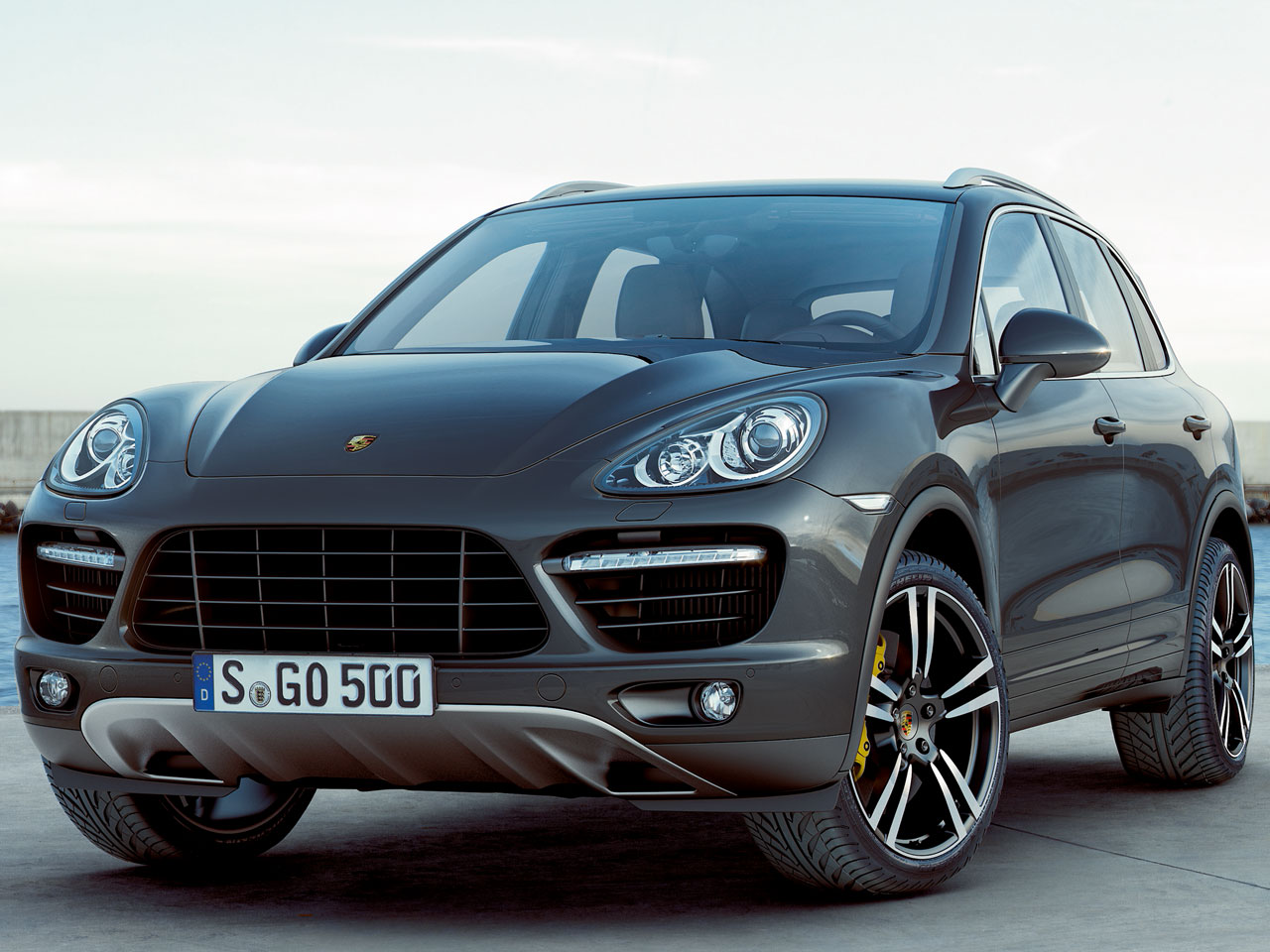 ポルシェ カイエン 2010年モデル ターボSの価格・性能・装備