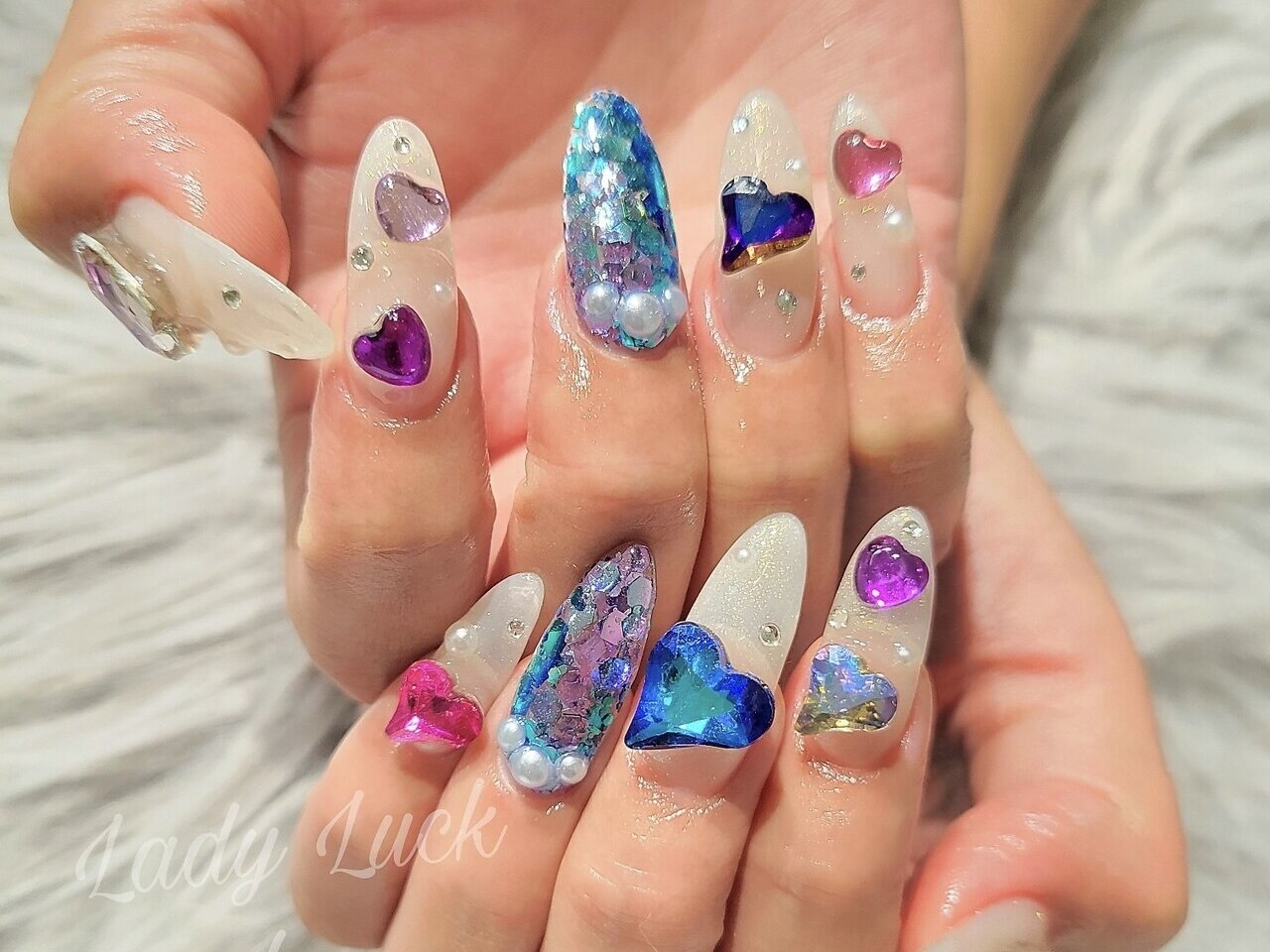 2026年冬トレンド】宝石箱のネイルデザイン集｜人気順｜ホットペッパー