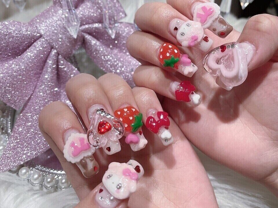 2026年冬トレンド】3D ハンドのネイルデザイン集｜人気順｜7ページ目