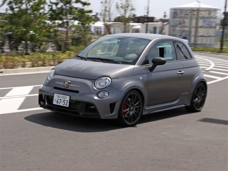 2/2 乗れば公道がサーキットに!? アバルト695ビポスト [FIAT