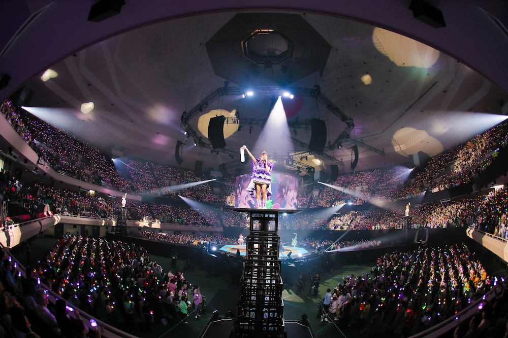 ライヴ・レポート】FRUITS ZIPPER、日本武道館で360°にNEW KAWAIIを