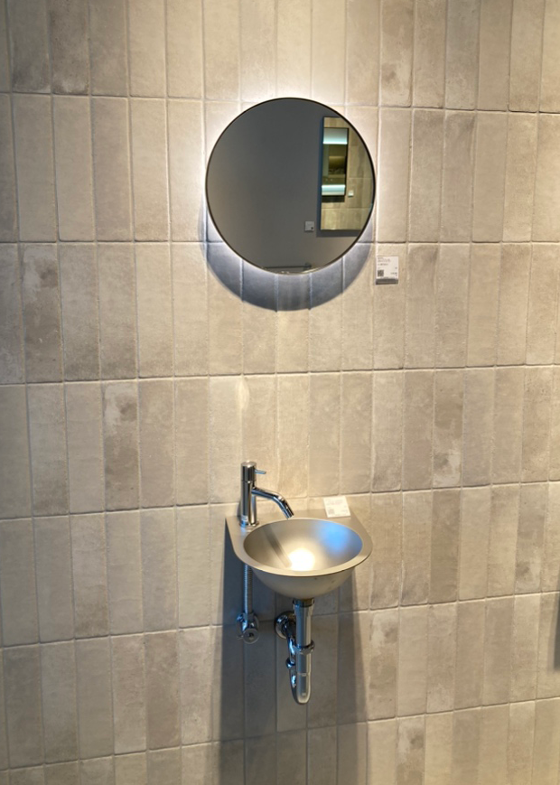 開発担当者に聞いてみた！柔らかな印象を作る《マルーンミラー》の開発