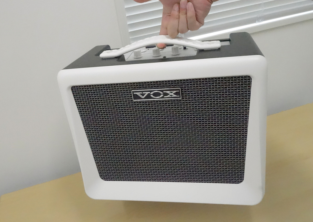 Nutube搭載、50W 出力の真空管キーボード・アンプ VOX VX50KB