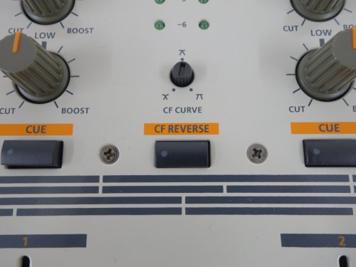 ローランド限定 ターンテーブル「TT-99」とDJミキサー「DJ-99」実機見