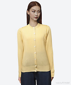 スローン＞のクルーネックセーター「最高の脇役になれるニット