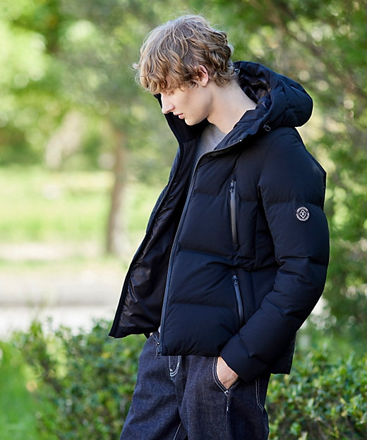 700フィルパワー／高品質ダウン／Safari12月号