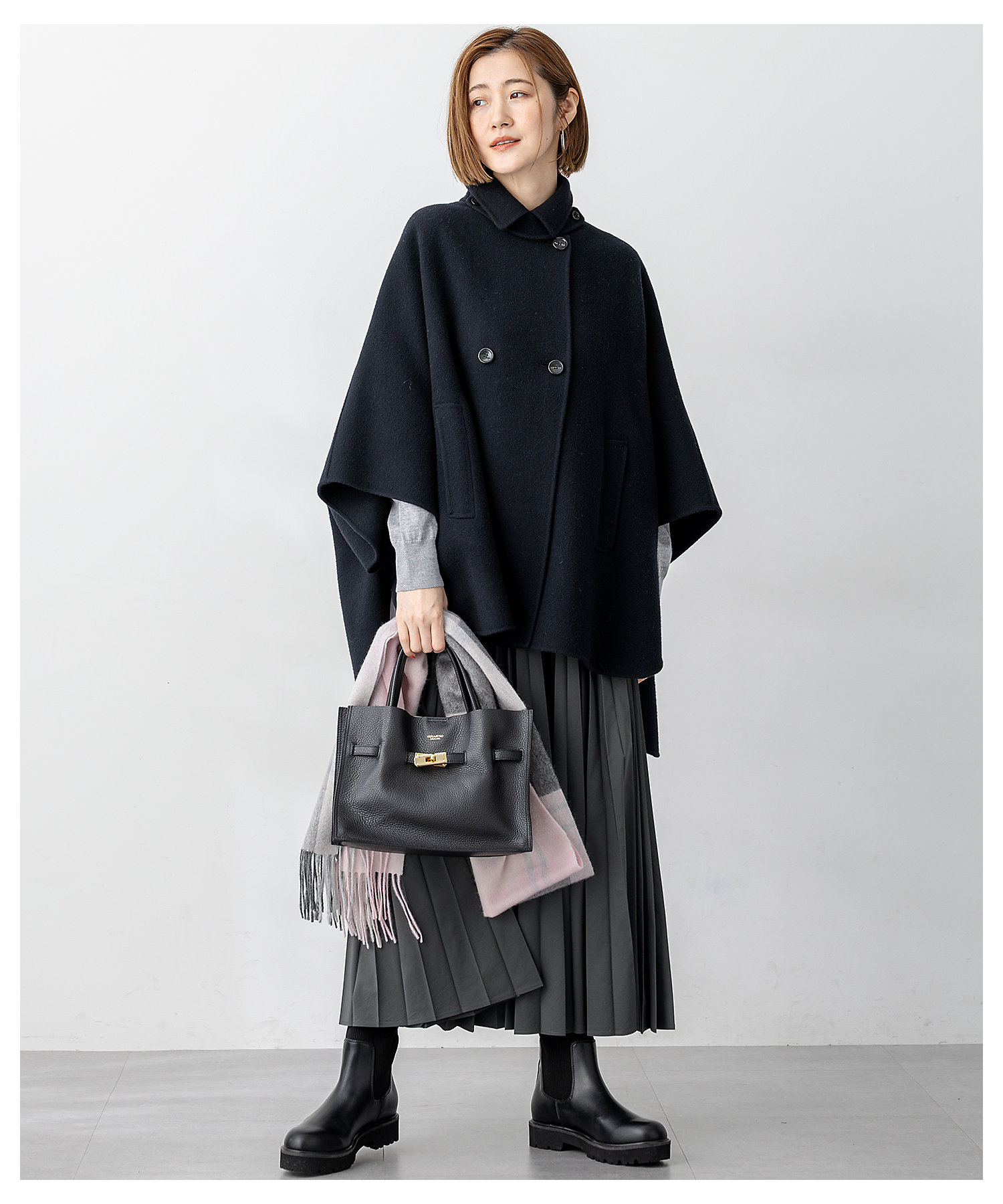 見上愛さん着用／Oggi12月号掲載】ウールライトリバー ポンチョ