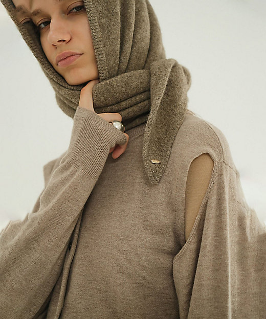 YAK KNIT TRIANGULAR STOLE 19136ー