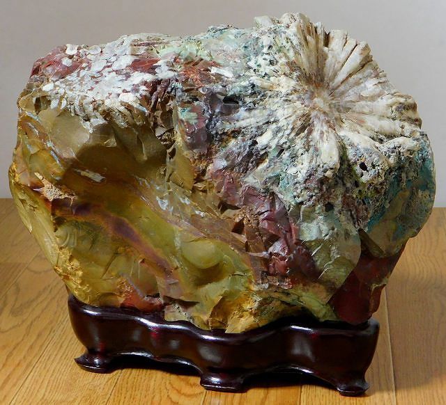 山水石美術館」 全国の水石・美石を紹介 土佐菊花石・多摩菊花石