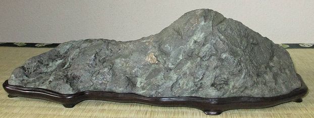 緋山酔恭「山水石美術館」 全国の水石・美石を紹介 佐治川石・若狭三倉石