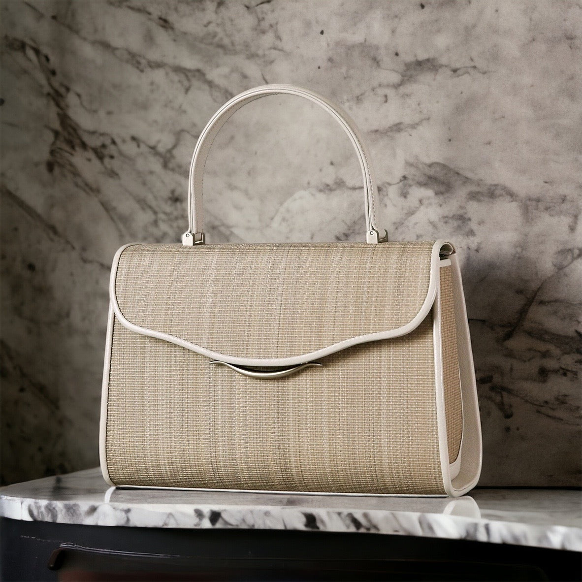 東京IGIN 白ホースヘア　バッグ シルクホースヘアバック｜東京ソワールアウトレット｜ショップニュース