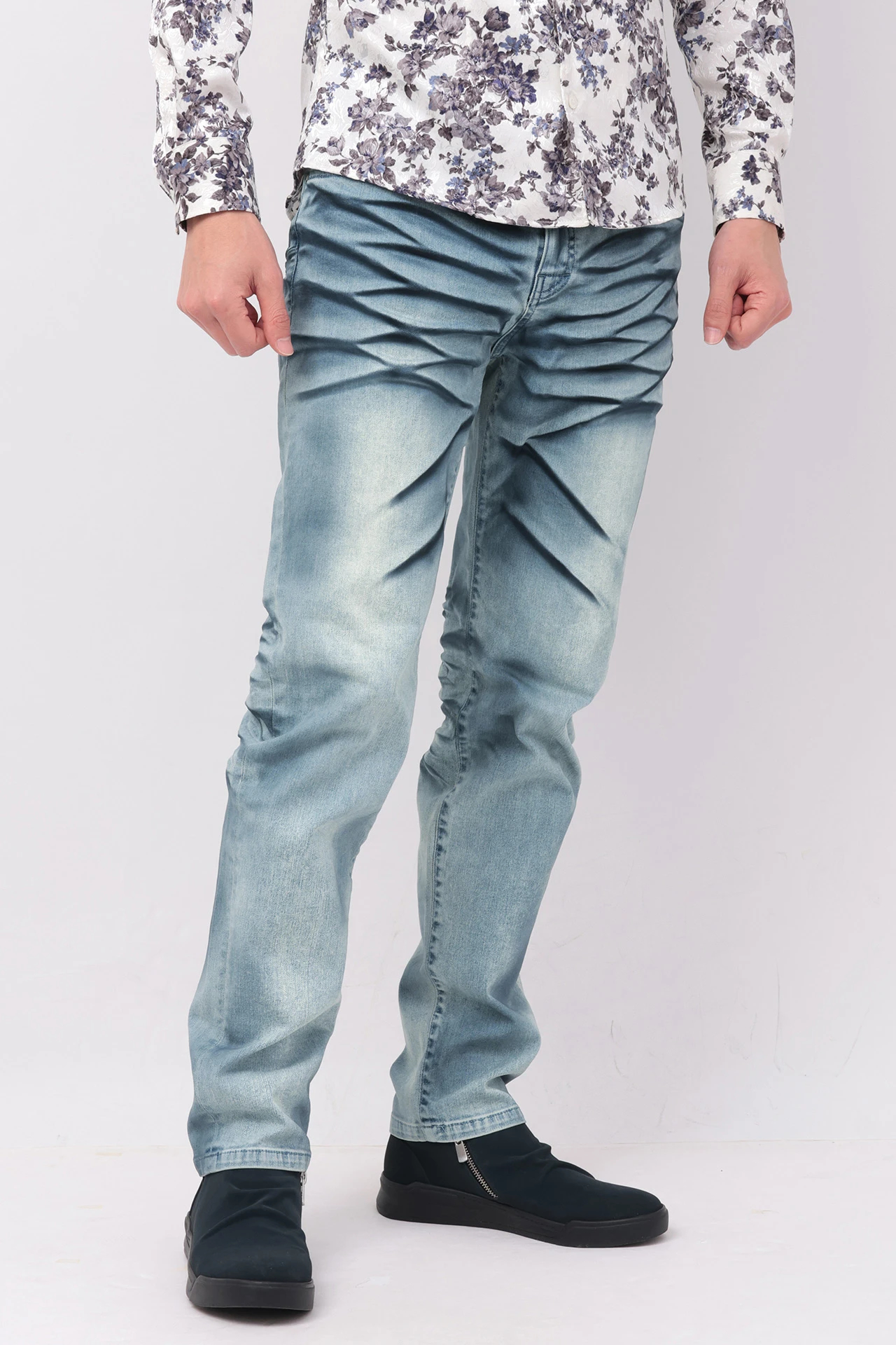 TORNADO MART∴ブラックコーティングスリムテーパードデニム / TORNADO