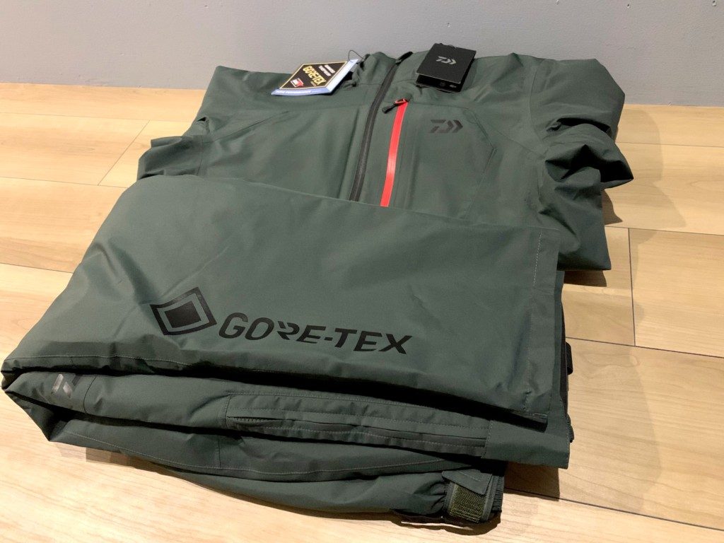 ダイワ】ゴアテックス プロダクト ウィンタースーツ (DW-1921) を新調