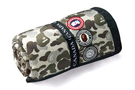 BAPE X CANADA GOOSE X CONCEPTS 】ABC CAMO DOWN BLANKET | bape.com