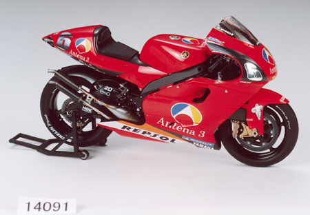 Antena 3 Yamaha D Antin YZR500 02 Tamiya 14091