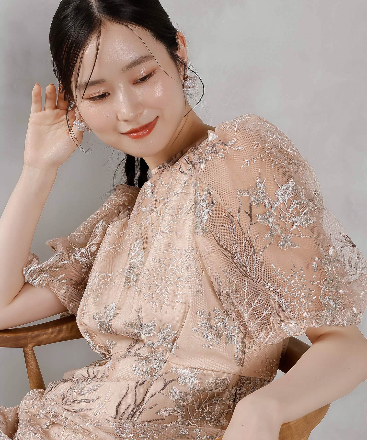 ボタニカル 刺繍 パフスリーブ ワンピース