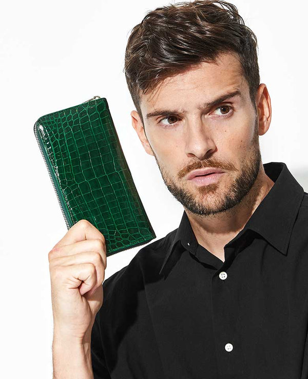 シャイニングクロコウォレット – 買えるLEON