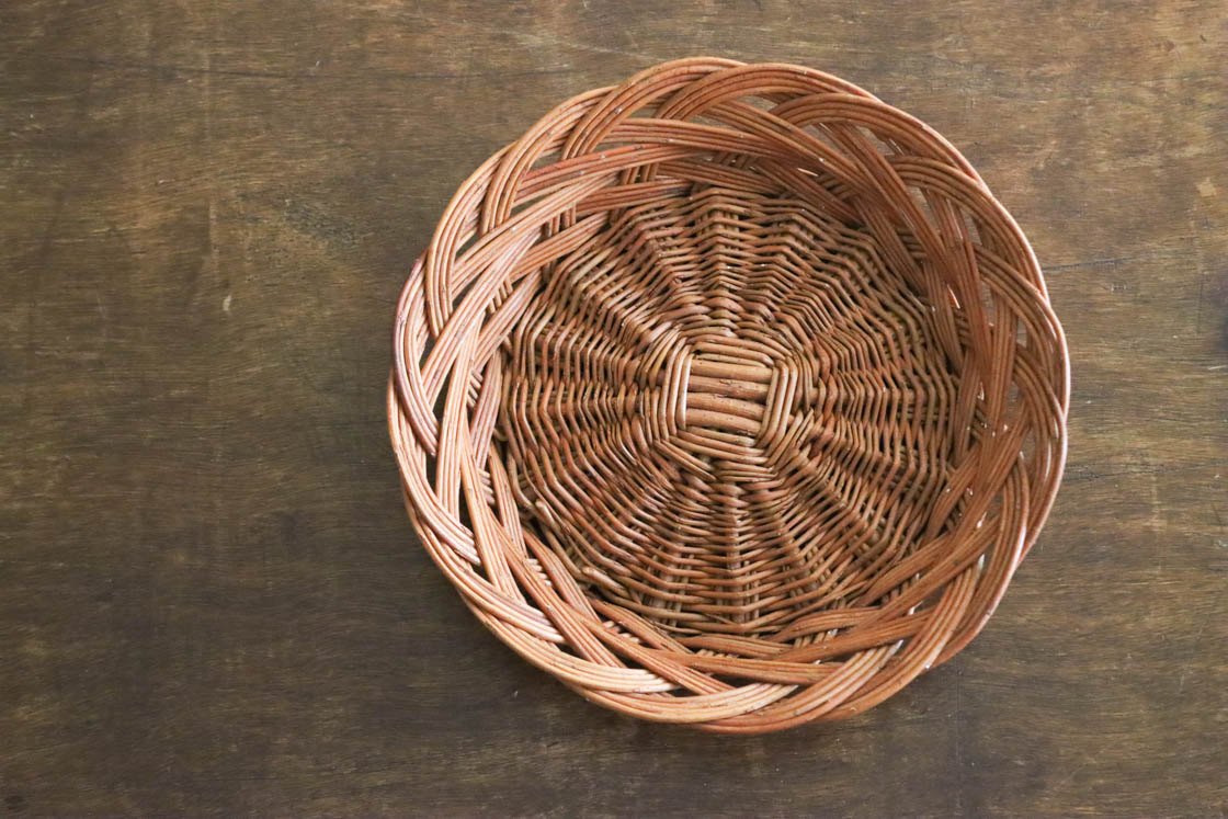 パリで購入 フルーツと卵の入ったカゴの木彫り入り壁掛け 要在庫