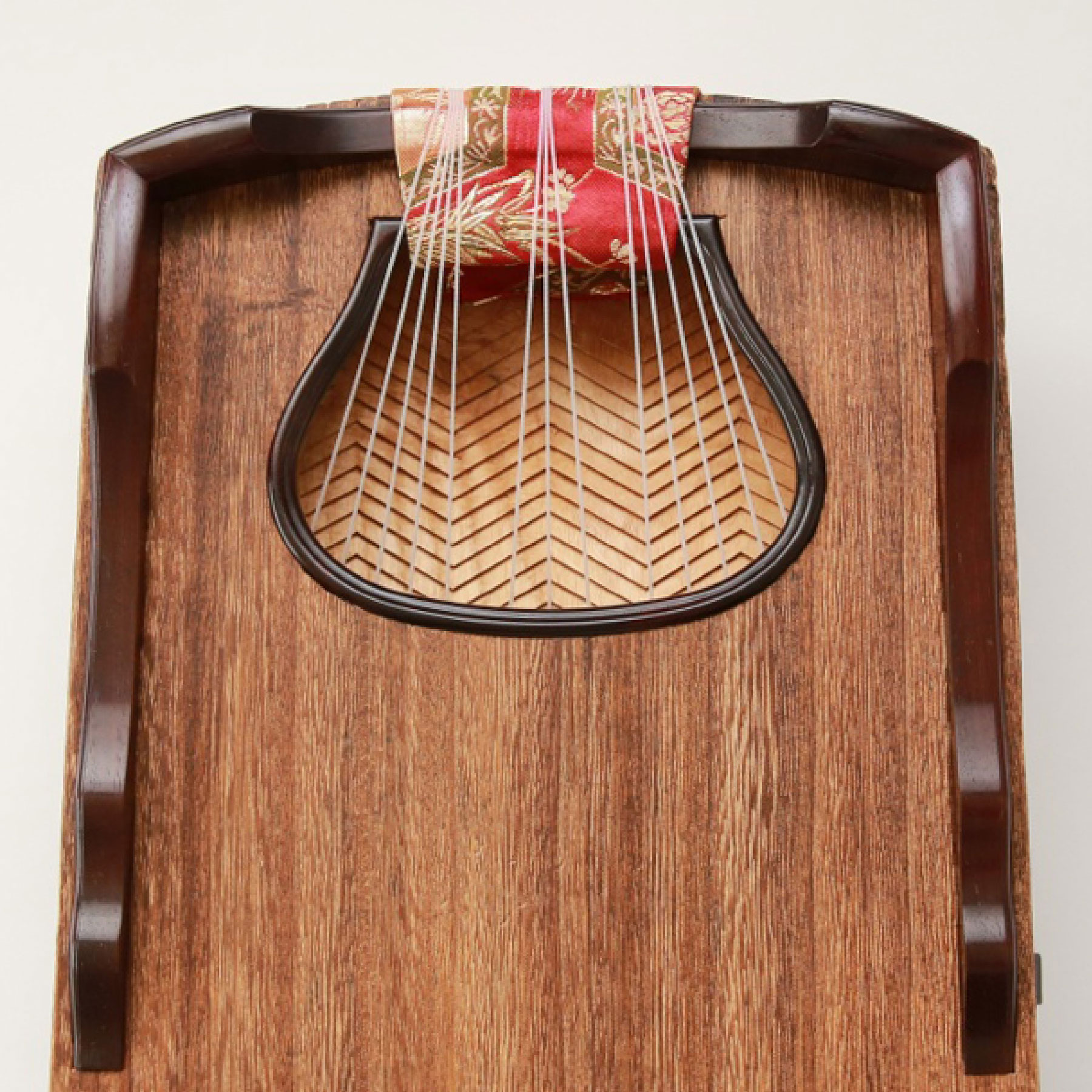 琴月 月琴 高級製品 4線 Yueqin 刻印有り 木製 ハードケース付き 琴月