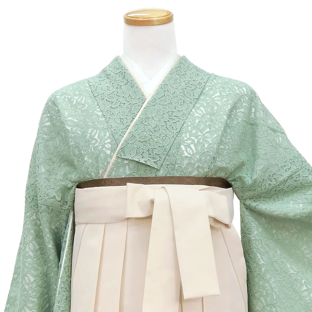 ミントグリーンのレースの振袖・アイボリー袴（無地） （振袖）／卒業
