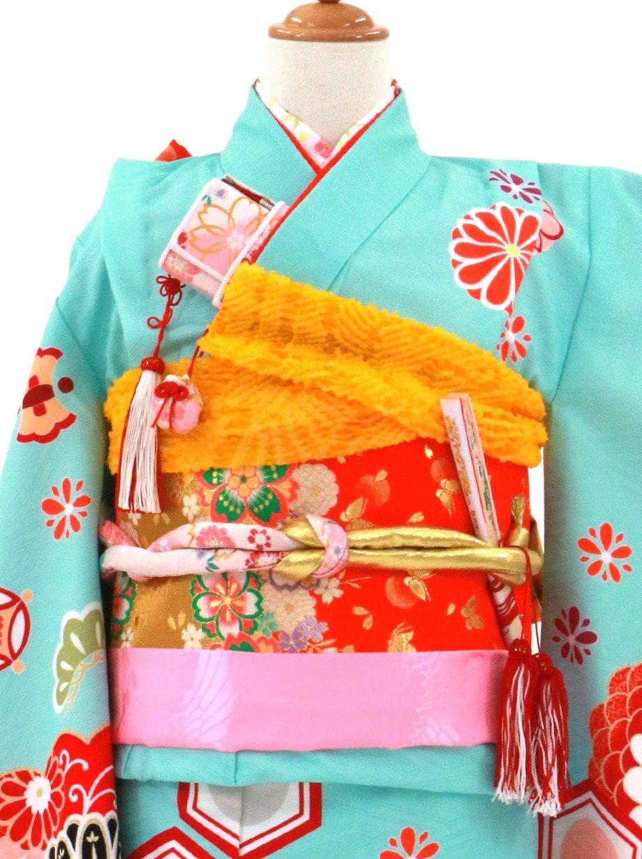 水色とグリーンのグラデーションに菊と亀甲花菱文の着物／七五三・七歳