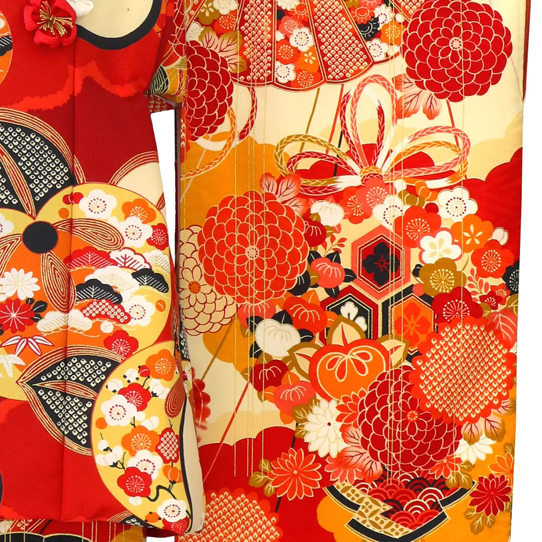 七五三着物レンタル ／《LOWRYS FARM》クリーム地に橘花と檜扇、赤の