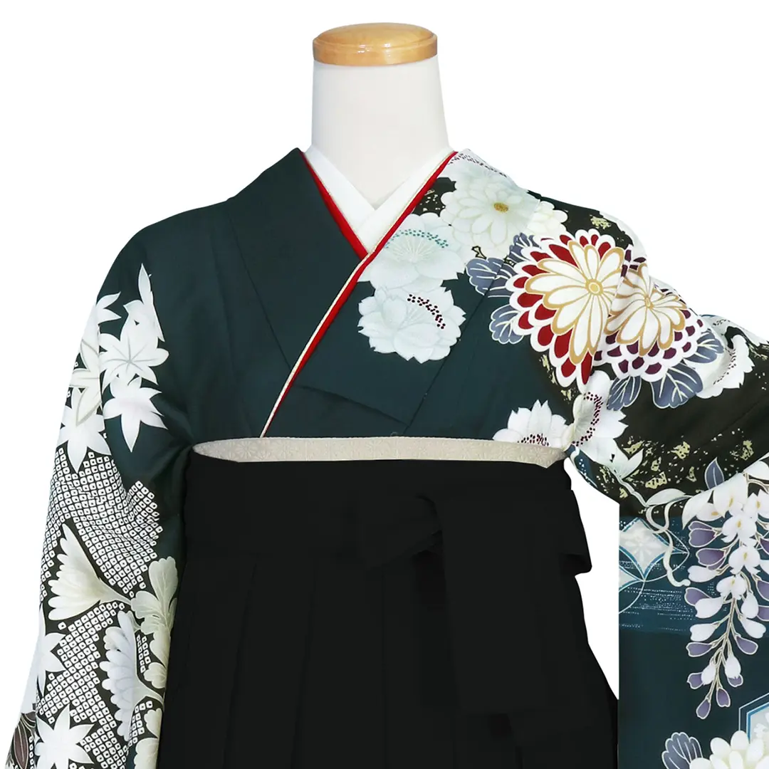 卒業式袴レンタル／濃青緑地に菊と亀甲花菱・黒袴（無地） （二尺袖