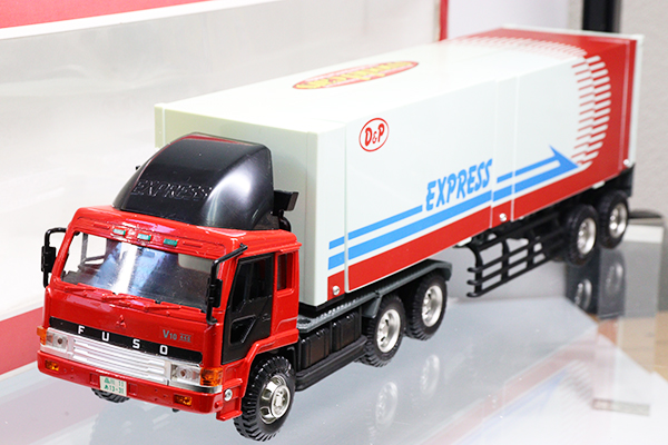 ヨネザワダイヤペットミニカー大型ふそうトレーラー バンT-29中古品1