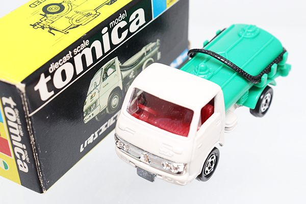 ミニカーショップ ケンボックス トミカ 黒箱☆37☆いすゞエルフ