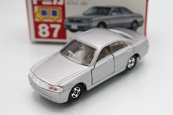 ミニカーショップ ケンボックス トミカ 赤箱☆87☆日産セドリック