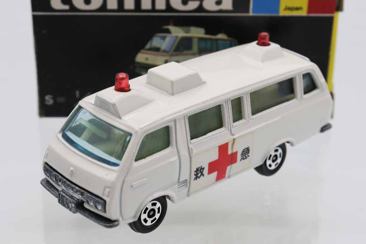 ミニカーショップ ケンボックス トミカ 黒箱☆57☆トヨタハイエース