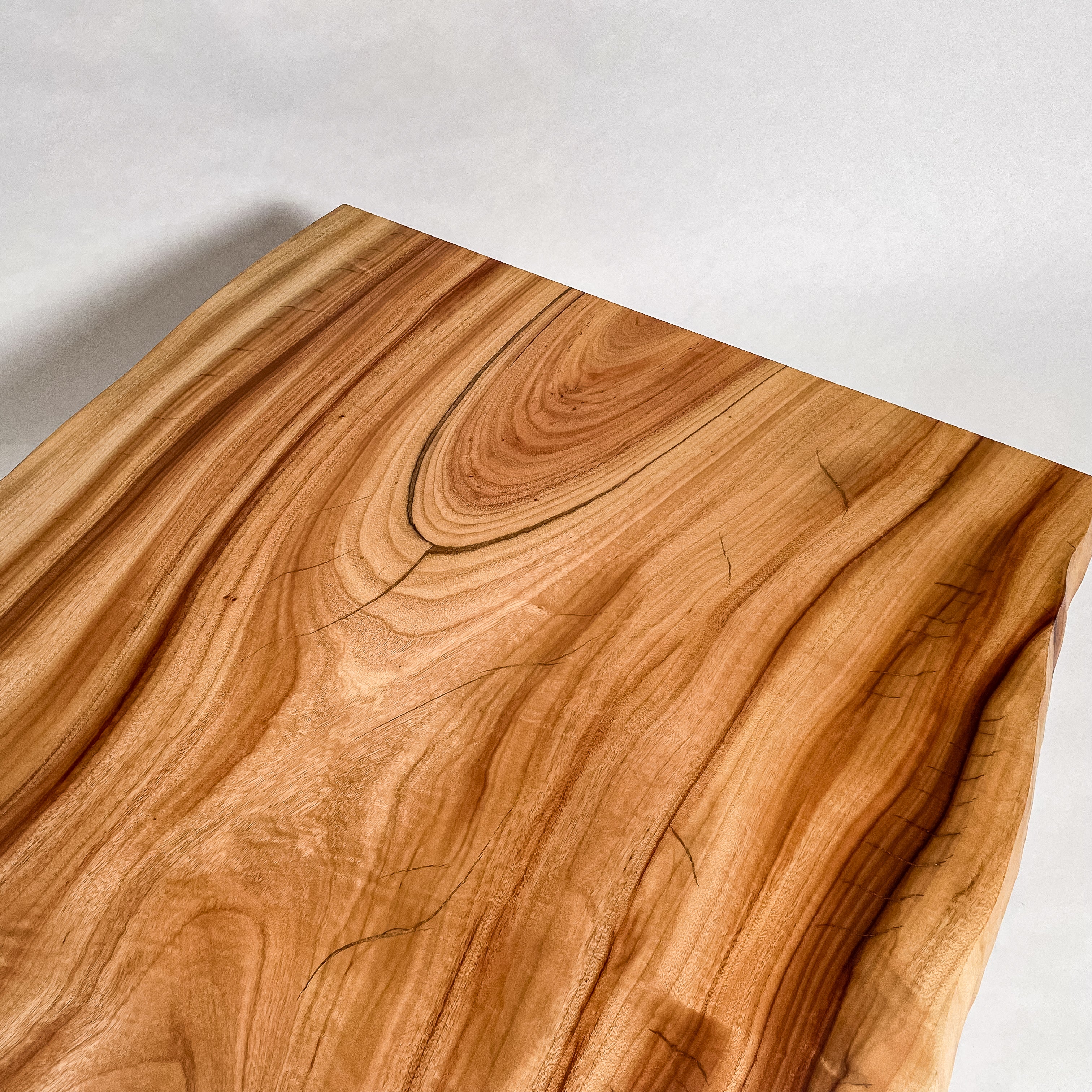 楠(くす)一枚板テーブル｜【公式】KIDO MEIMOKU（鬼童銘木） – 【公式